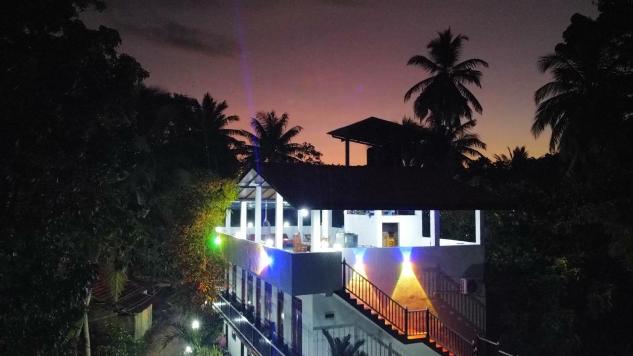 Rainbow Guest House Hikkaduwa Buitenkant foto