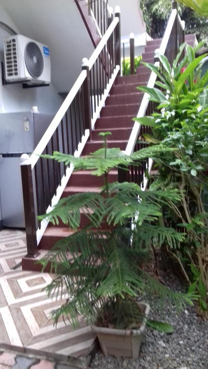 Rainbow Guest House Hikkaduwa Buitenkant foto