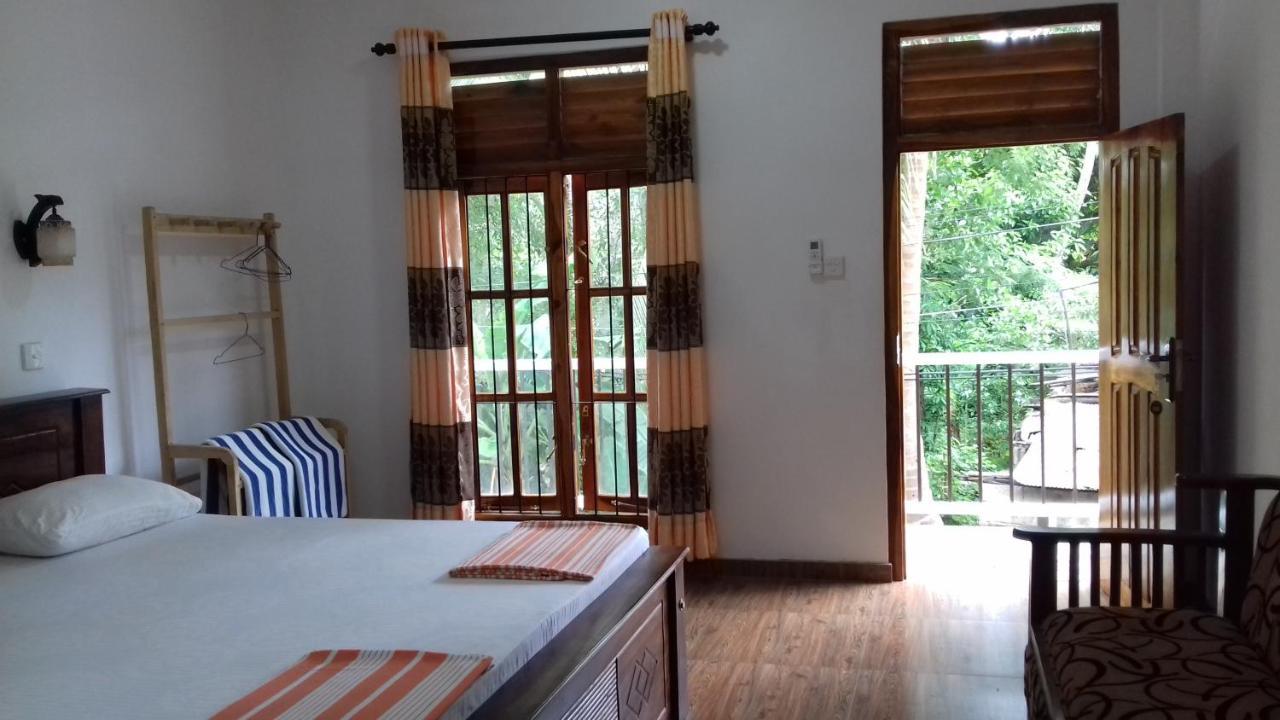Rainbow Guest House Hikkaduwa Buitenkant foto