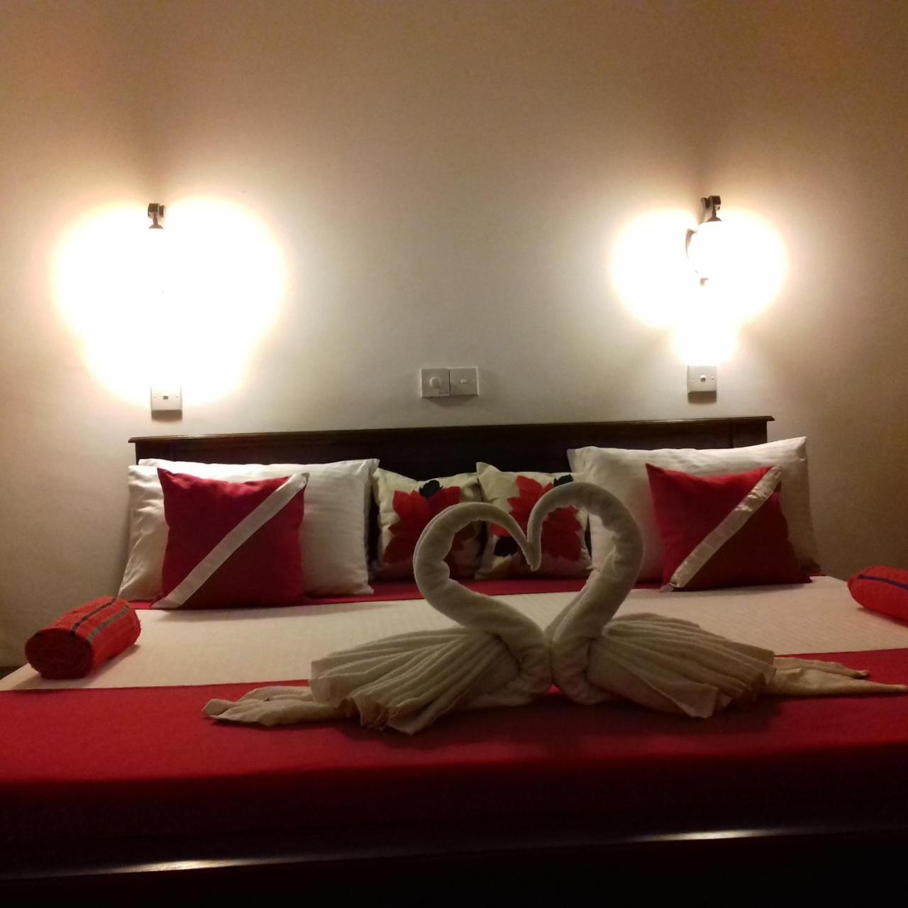 Rainbow Guest House Hikkaduwa Buitenkant foto