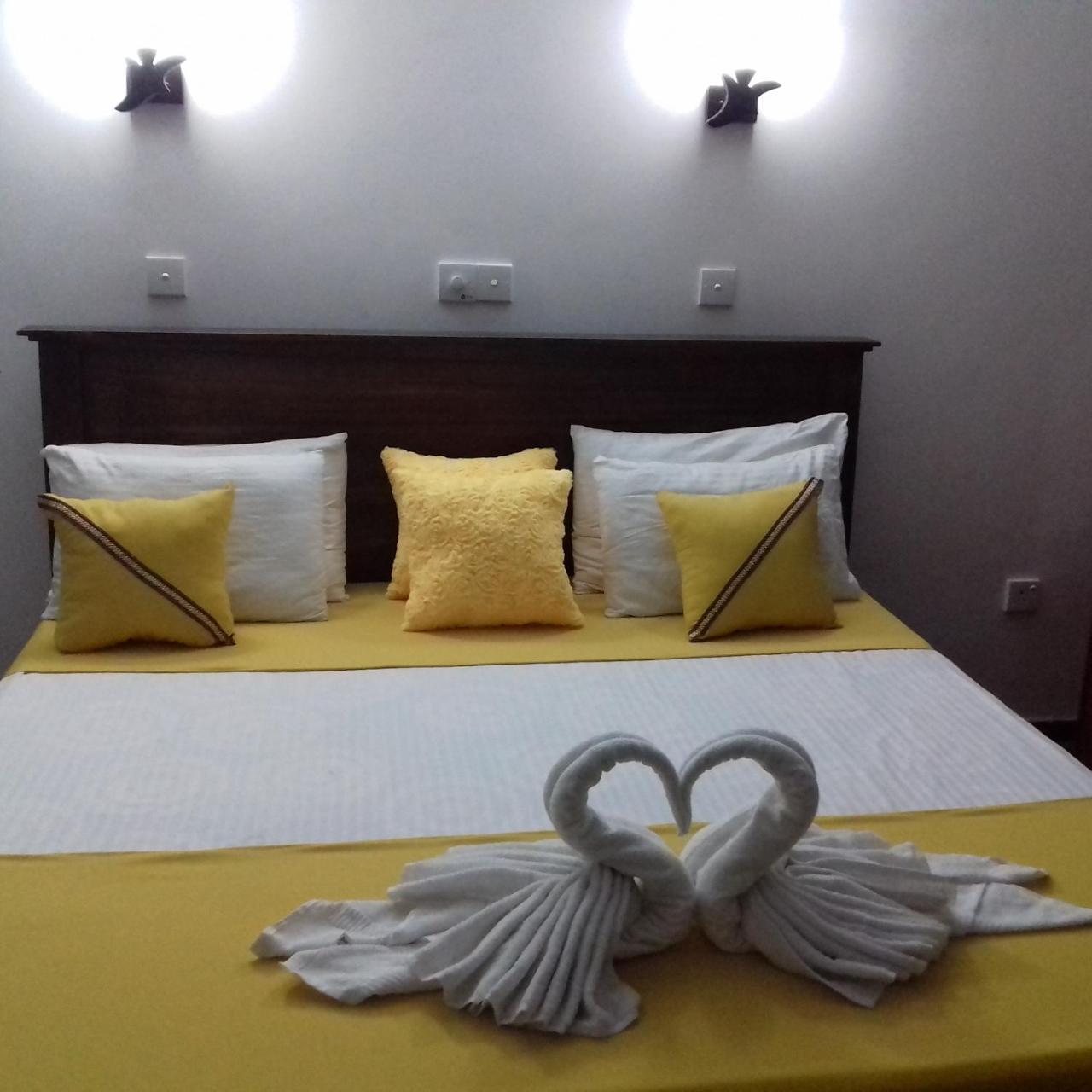 Rainbow Guest House Hikkaduwa Buitenkant foto