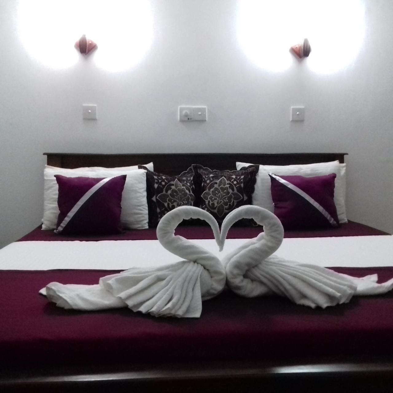 Rainbow Guest House Hikkaduwa Buitenkant foto