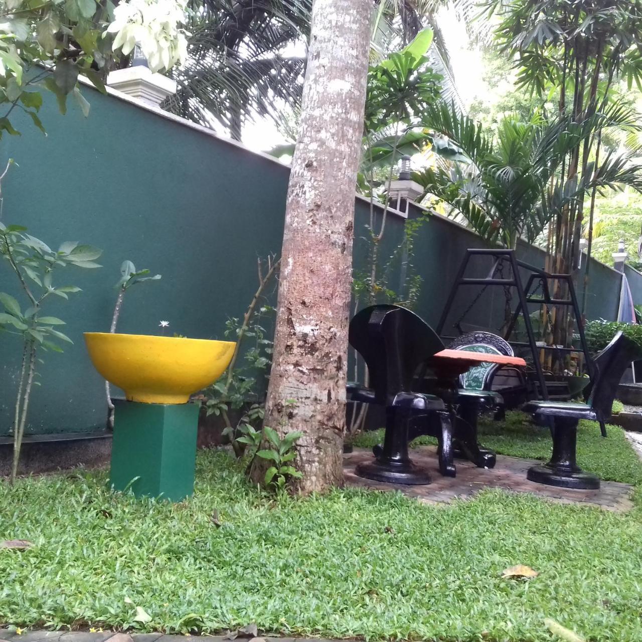 Rainbow Guest House Hikkaduwa Buitenkant foto