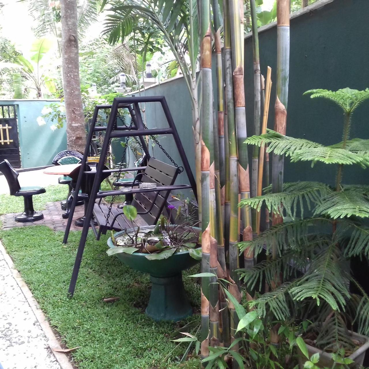 Rainbow Guest House Hikkaduwa Buitenkant foto
