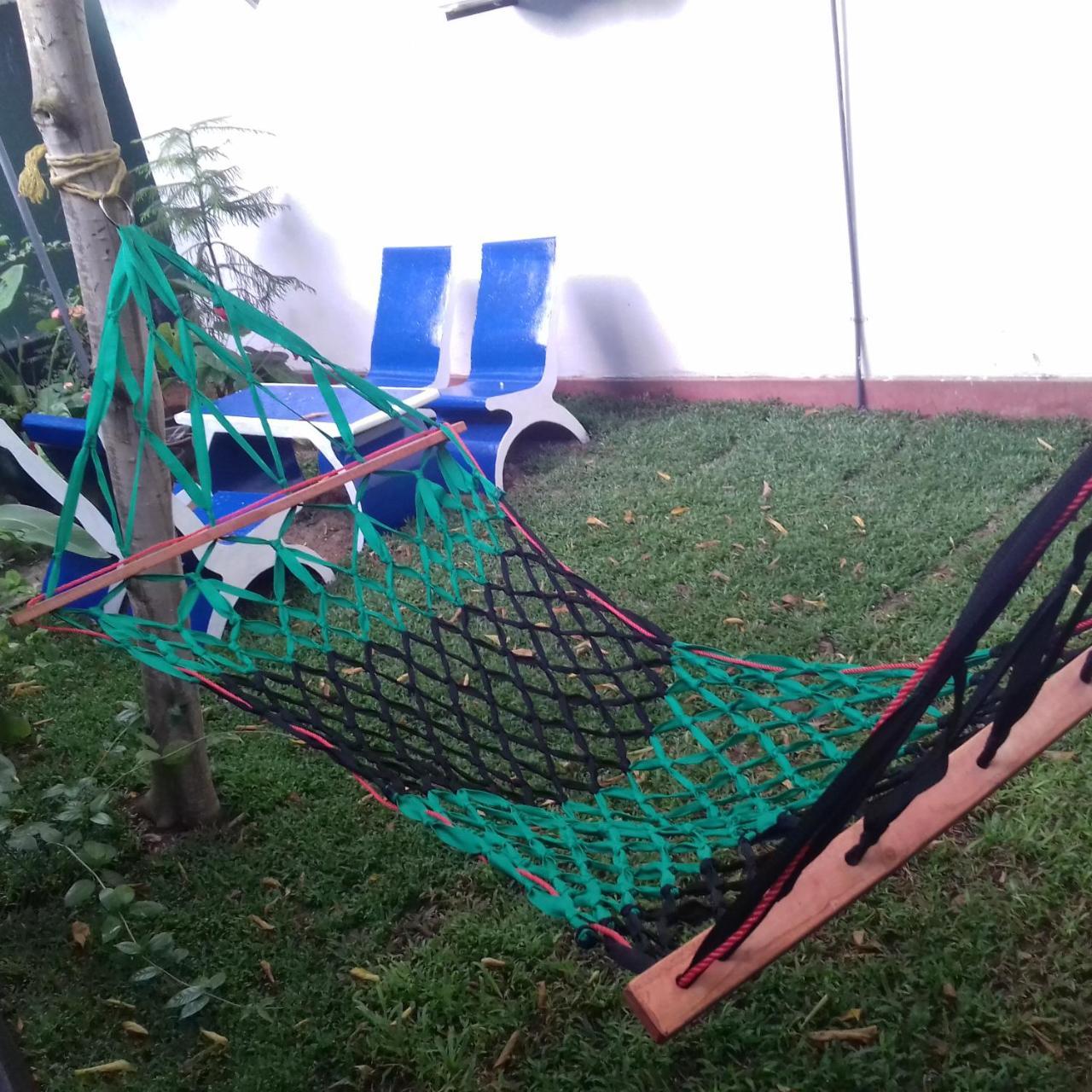 Rainbow Guest House Hikkaduwa Buitenkant foto