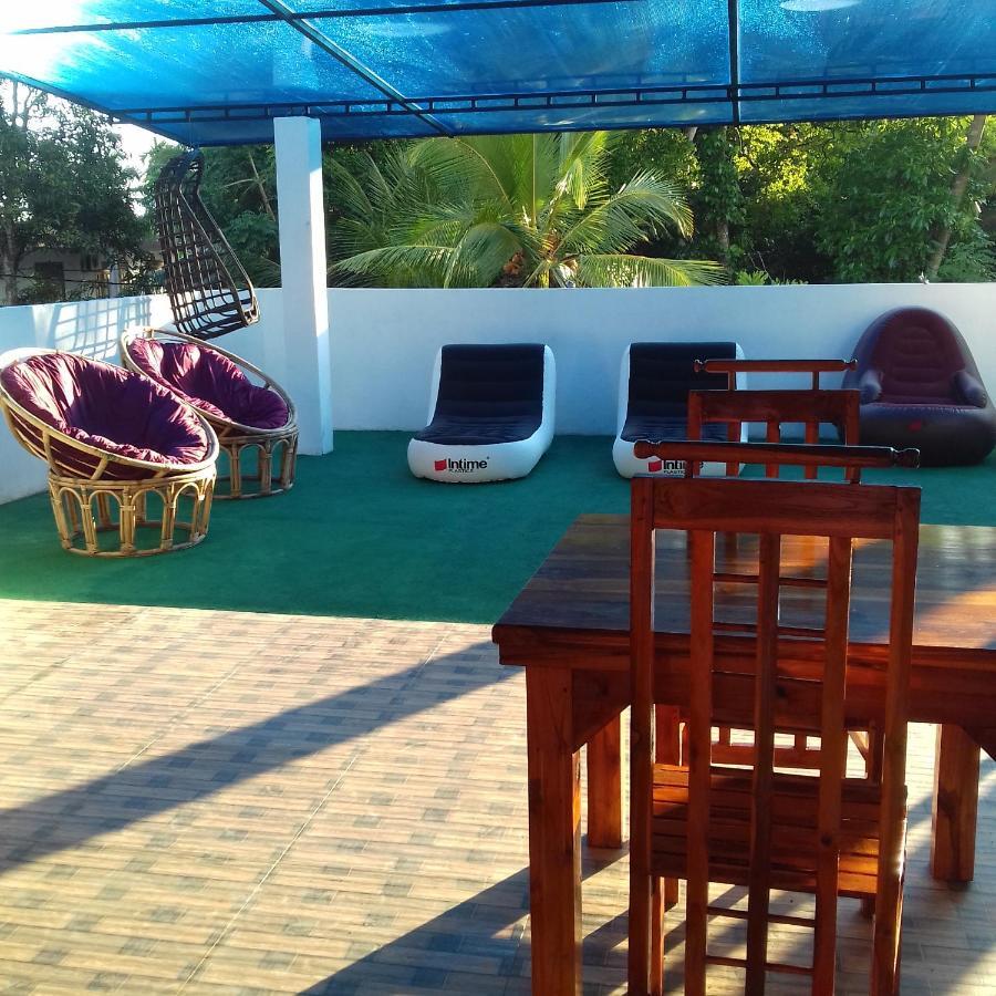 Rainbow Guest House Hikkaduwa Buitenkant foto